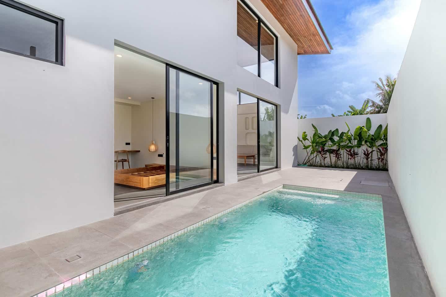 READY NOW 2 BEDROOM VILLA JUST STEPS AWAY FROM THE BEACH FOR SALE LEASEHOLD IN SESEH BE-430 